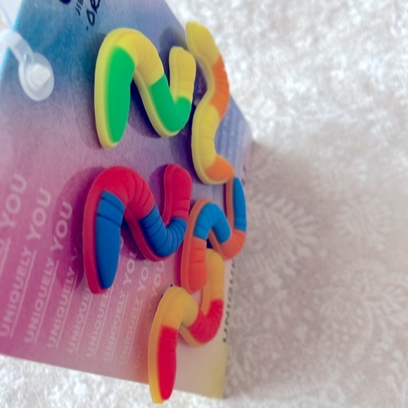 Brand New Crocs Jibbitz Charms 5 Pack Colorful Candy Worms - Picture 3 of 9
